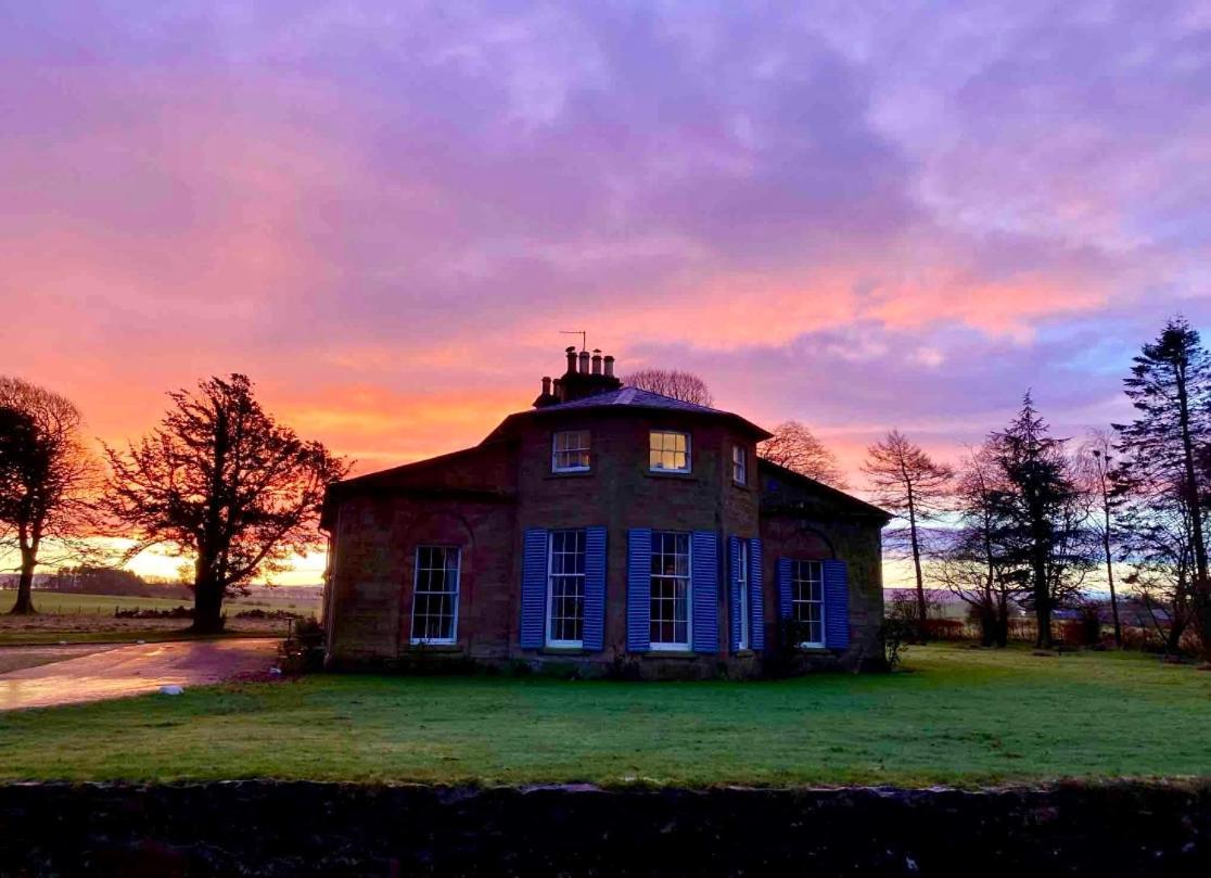 Private Room & Bathroom In Manor House Maybole Exterior foto