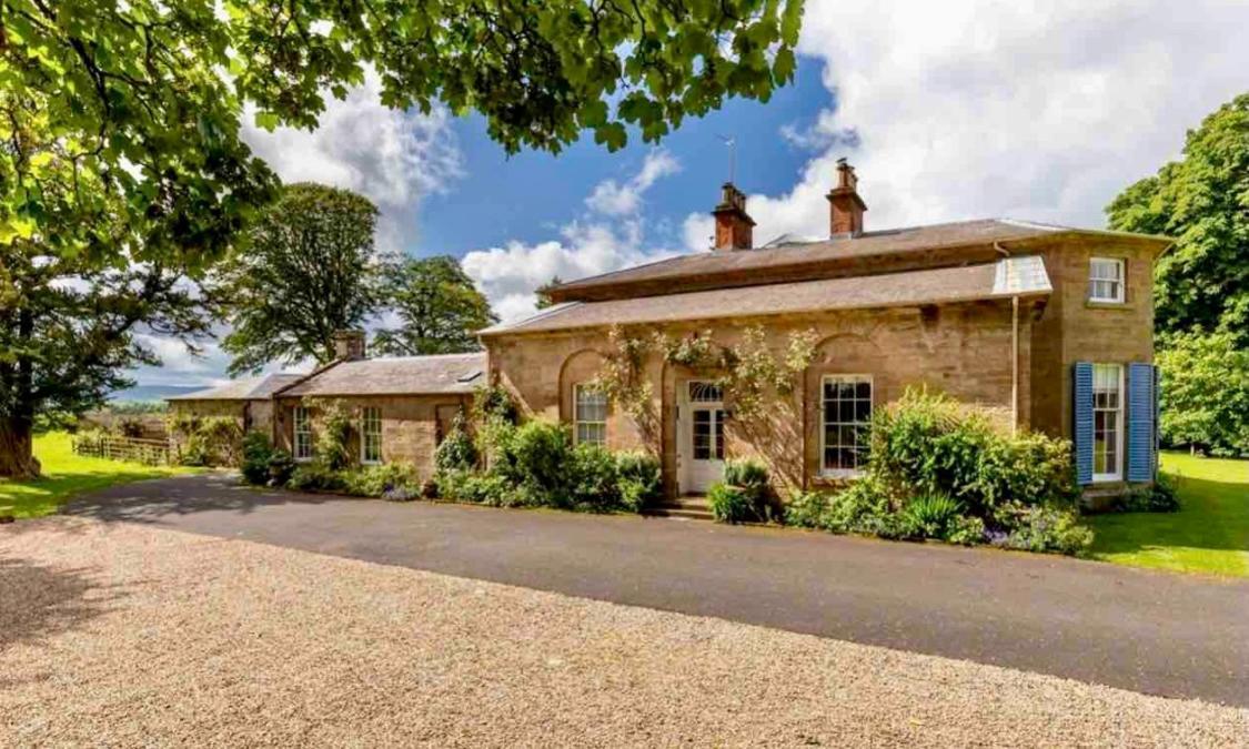 Private Room & Bathroom In Manor House Maybole Exterior foto