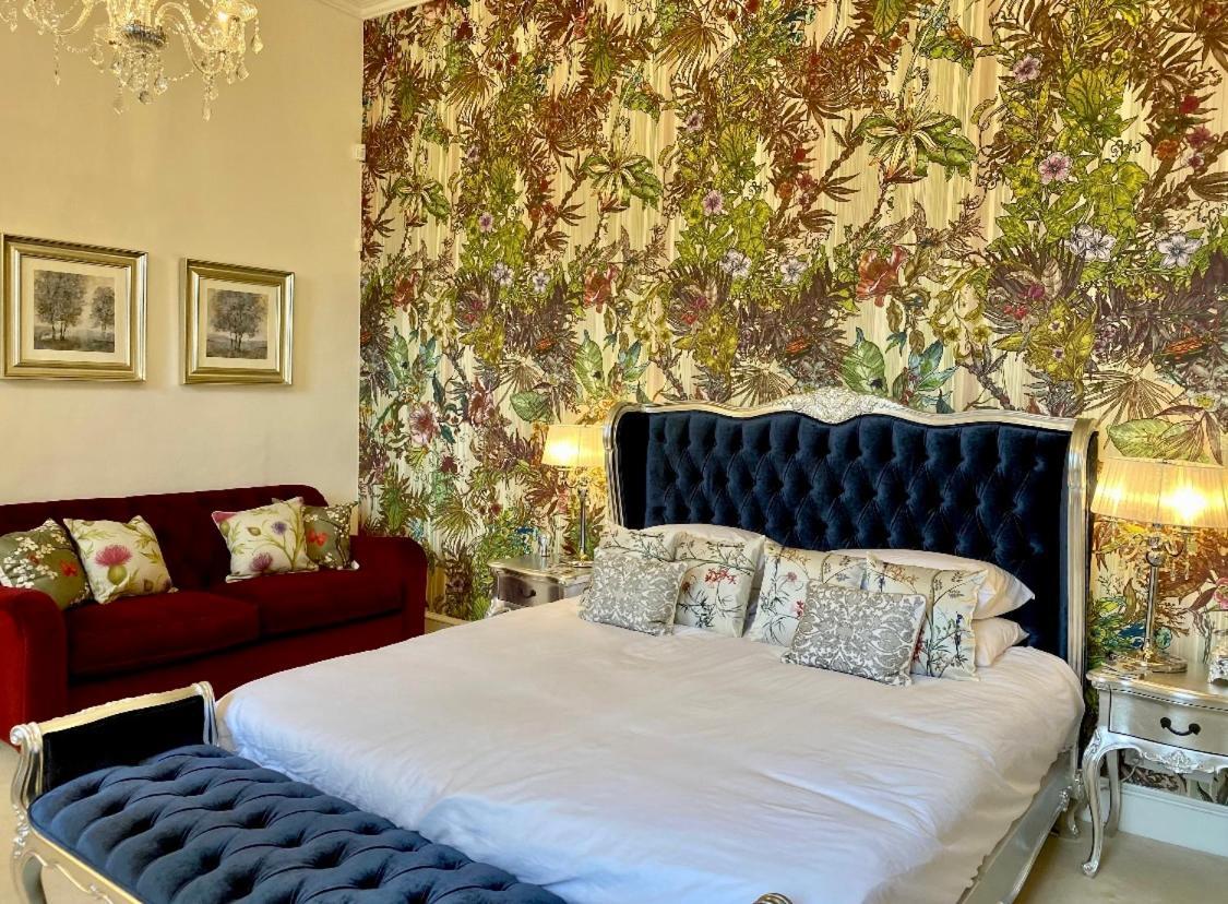 Private Room & Bathroom In Manor House Maybole Exterior foto